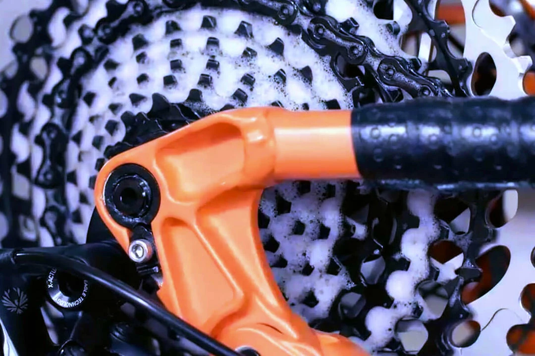 Fenwicks Fenwick's Foaming Chain Cleaner Bike Maintenance 3 Fenwicks Fenwick's Foaming Chain Cleaner Bike Maintenance