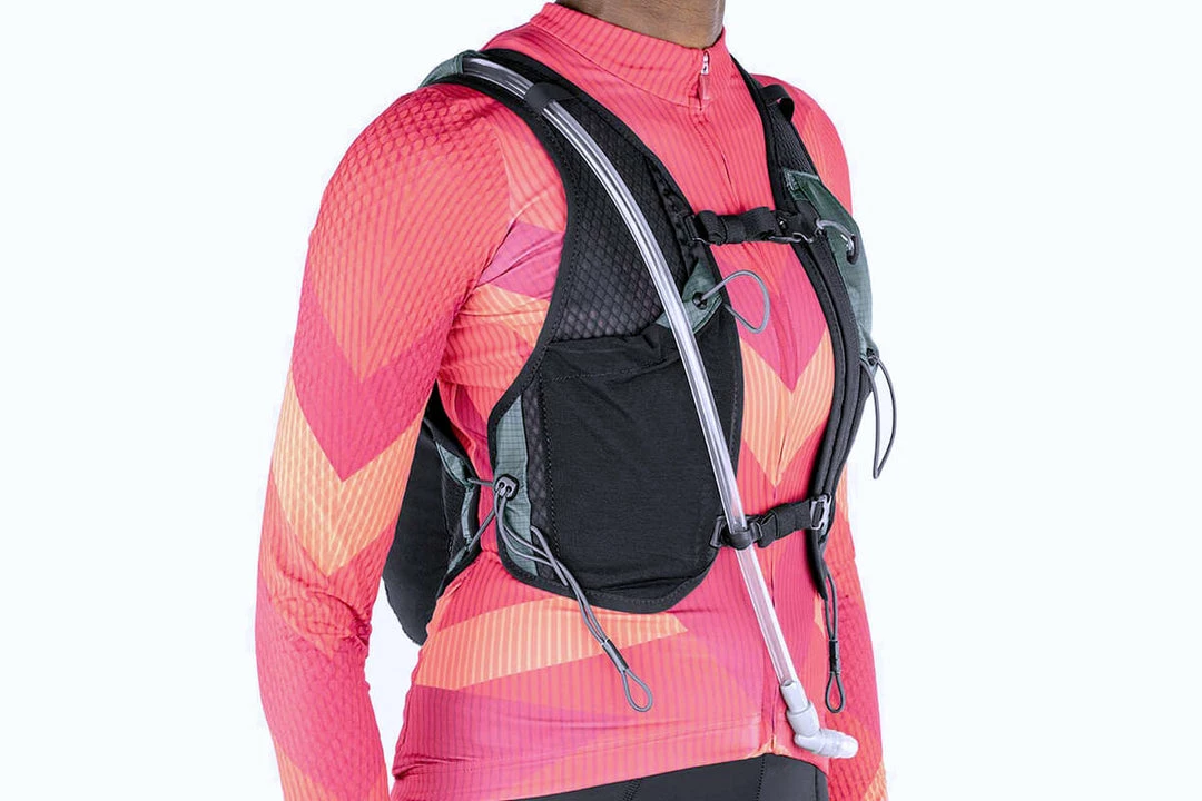 Cycling Essentials Apidura Racing Series Hydration Vest 5 Cycling Essentials Apidura Racing Series Hydration Vest