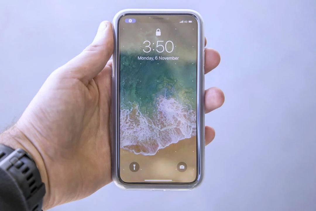 Quad Lock Poncho Tech & Electronics 4 Quad Lock Poncho Tech & Electronics